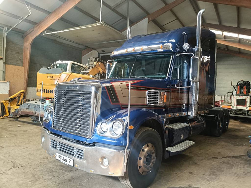 Freightliner Coronado truck, europe registration, torpedo front - Тягач: фото 1 Freightliner Coronado truck, europe registration, torpedo front - Тягач: фото 1