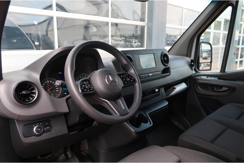 Mercedes-Benz Sprinter 317 1.9 CDI L2H2 AUT/ CAMERA/ LED/ CRUISE/ CLIMA/ MBUX - Цельнометаллический фургон: фото 2 Mercedes-Benz Sprinter 317 1.9 CDI L2H2 AUT/ CAMERA/ LED/ CRUISE/ CLIMA/ MBUX - Цельнометаллический фургон: фото 2