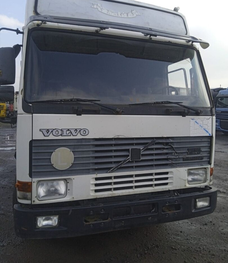 Volvo FL10 - Тягач: фото 1
