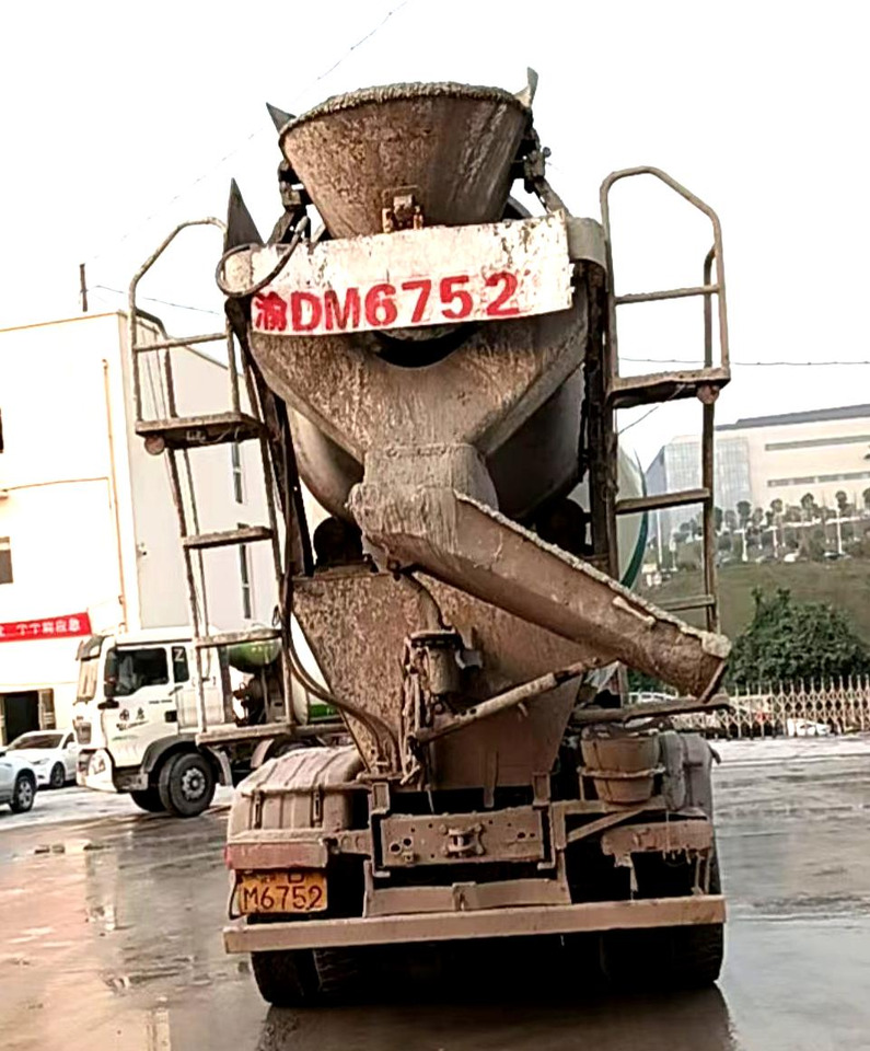 XCMG Official G4804B Second Hand Mobile Concrete Mixer Truck 12m³ Construction Cement Mixer - Автобетоносмеситель: фото 5 XCMG Official G4804B Second Hand Mobile Concrete Mixer Truck 12m³ Construction Cement Mixer - Автобетоносмеситель: фото 5
