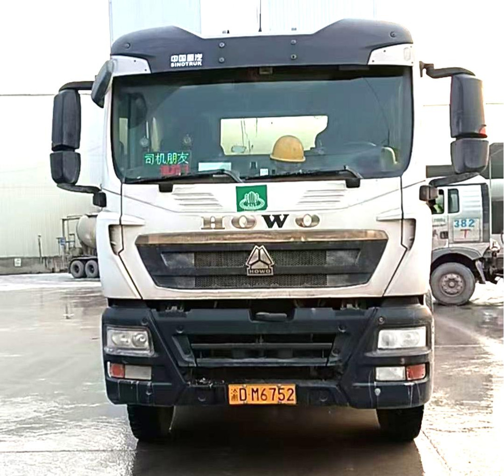 XCMG Official G4804B Second Hand Mobile Concrete Mixer Truck 12m³ Construction Cement Mixer - Автобетоносмеситель: фото 3 XCMG Official G4804B Second Hand Mobile Concrete Mixer Truck 12m³ Construction Cement Mixer - Автобетоносмеситель: фото 3