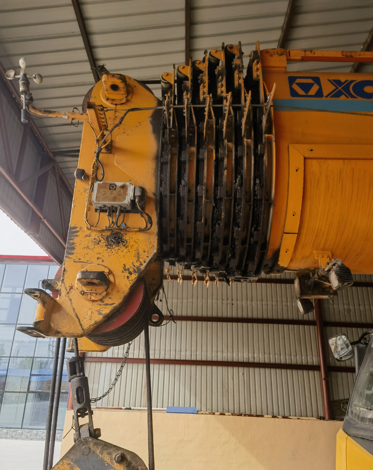 XCMG Official Second Hand 220 Ton Mobile Crane XCA220 Lifting All Terrain Crane Cheap Price - Вседорожный кран: фото 3 XCMG Official Second Hand 220 Ton Mobile Crane XCA220 Lifting All Terrain Crane Cheap Price - Вседорожный кран: фото 3