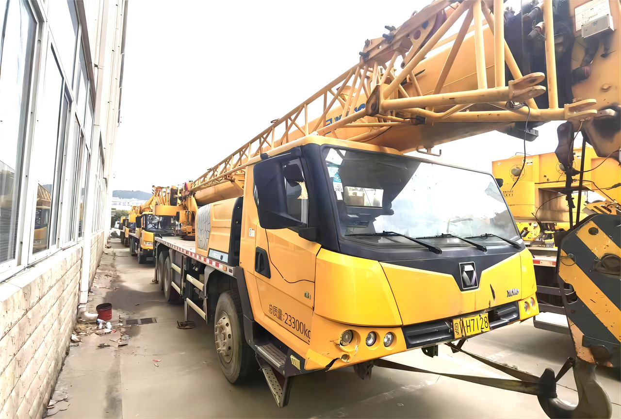 XCMG XCT16 Used Mobile Crane 16 Ton Telescopic Boom Truck Crane Price - Мобильный кран: фото 2 XCMG XCT16 Used Mobile Crane 16 Ton Telescopic Boom Truck Crane Price - Мобильный кран: фото 2