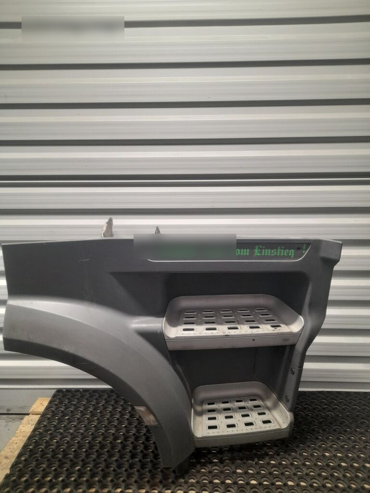 DAF XF 106 1835024 RH   DAF - Боковая подножка для Грузовиков: фото 1