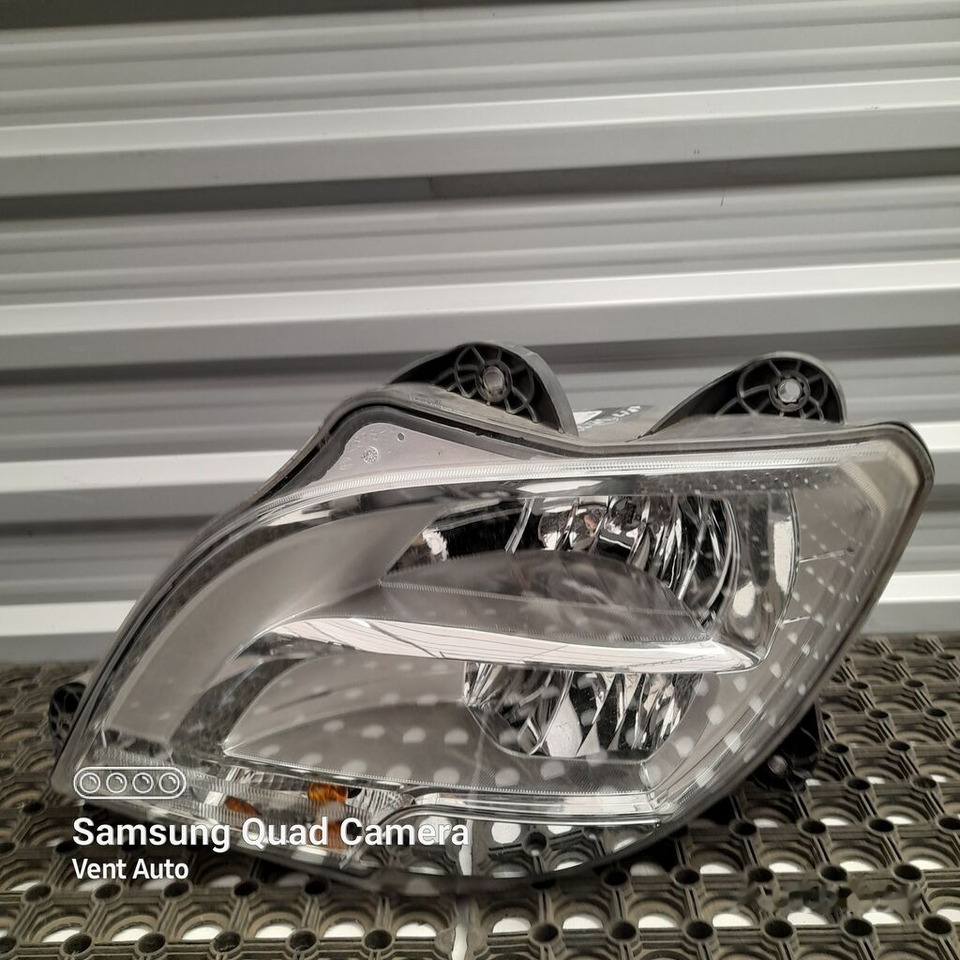 DAF XF 106 1857526 DAF 1857526 truck - Передняя фара для Грузовиков: фото 1 DAF XF 106 1857526 DAF 1857526 truck - Передняя фара для Грузовиков: фото 1