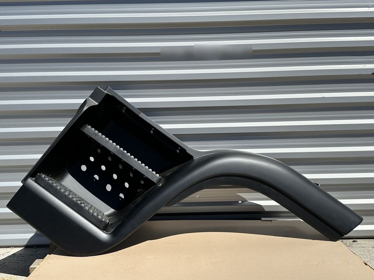 IVECO EUROCARGO 504039203   IVECO 504039203 - Боковая подножка для Грузовиков: фото 1