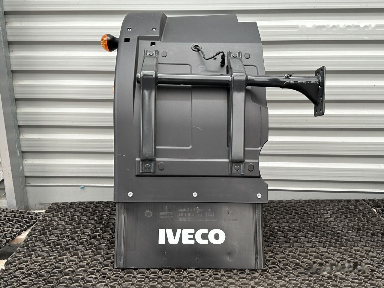 IVECO EUROCARGO 5801551258 - Крыло для Грузовиков: фото 1