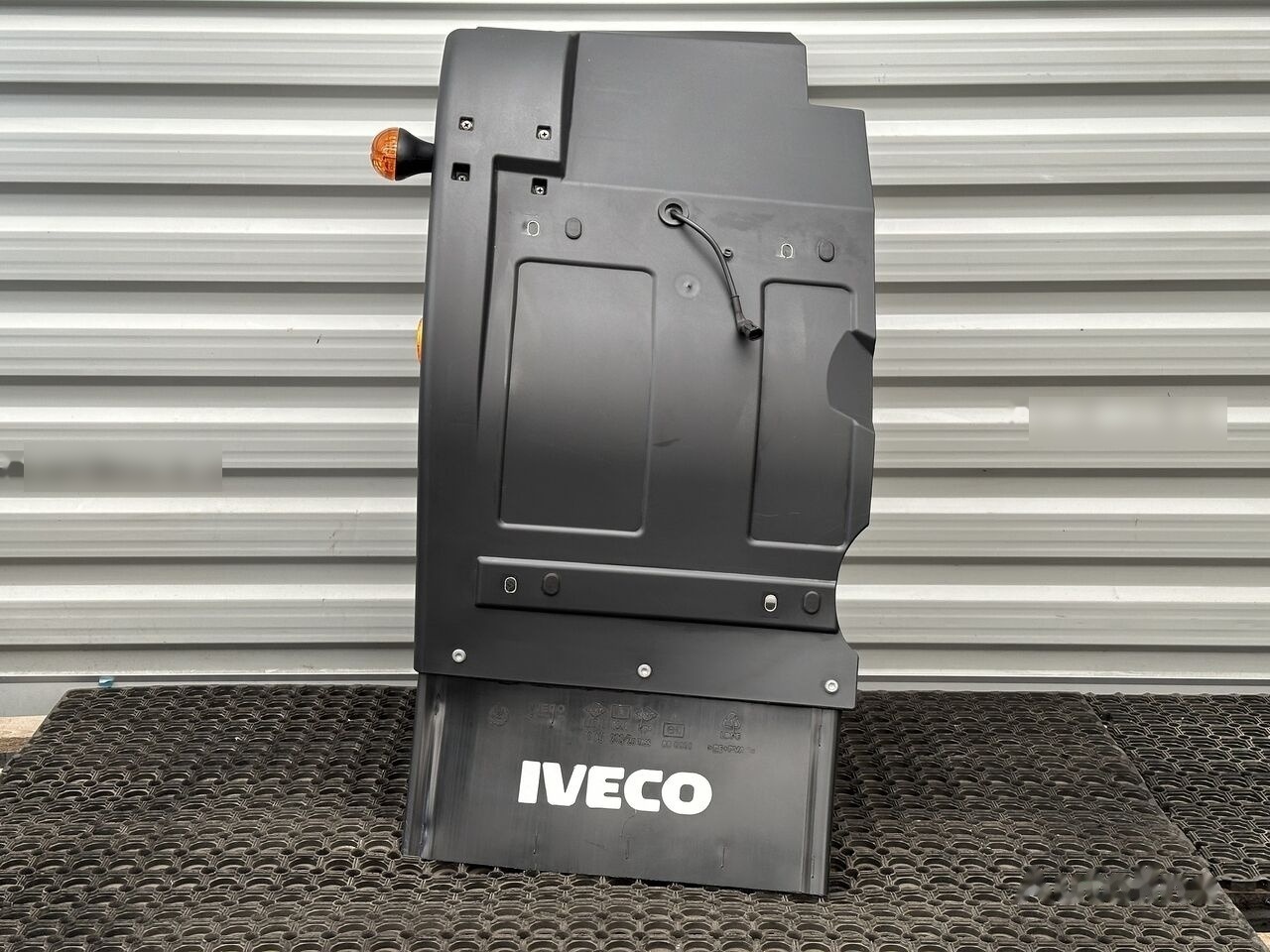 IVECO EUROCARGO 5801551258 - Крыло для Грузовиков: фото 1