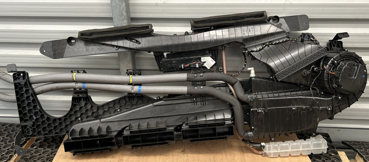 MERCEDES ACTROS MP4 PARKING AIR CONDITIONING - Часть системы кондиционирования: фото 4 MERCEDES ACTROS MP4 PARKING AIR CONDITIONING - Часть системы кондиционирования: фото 4