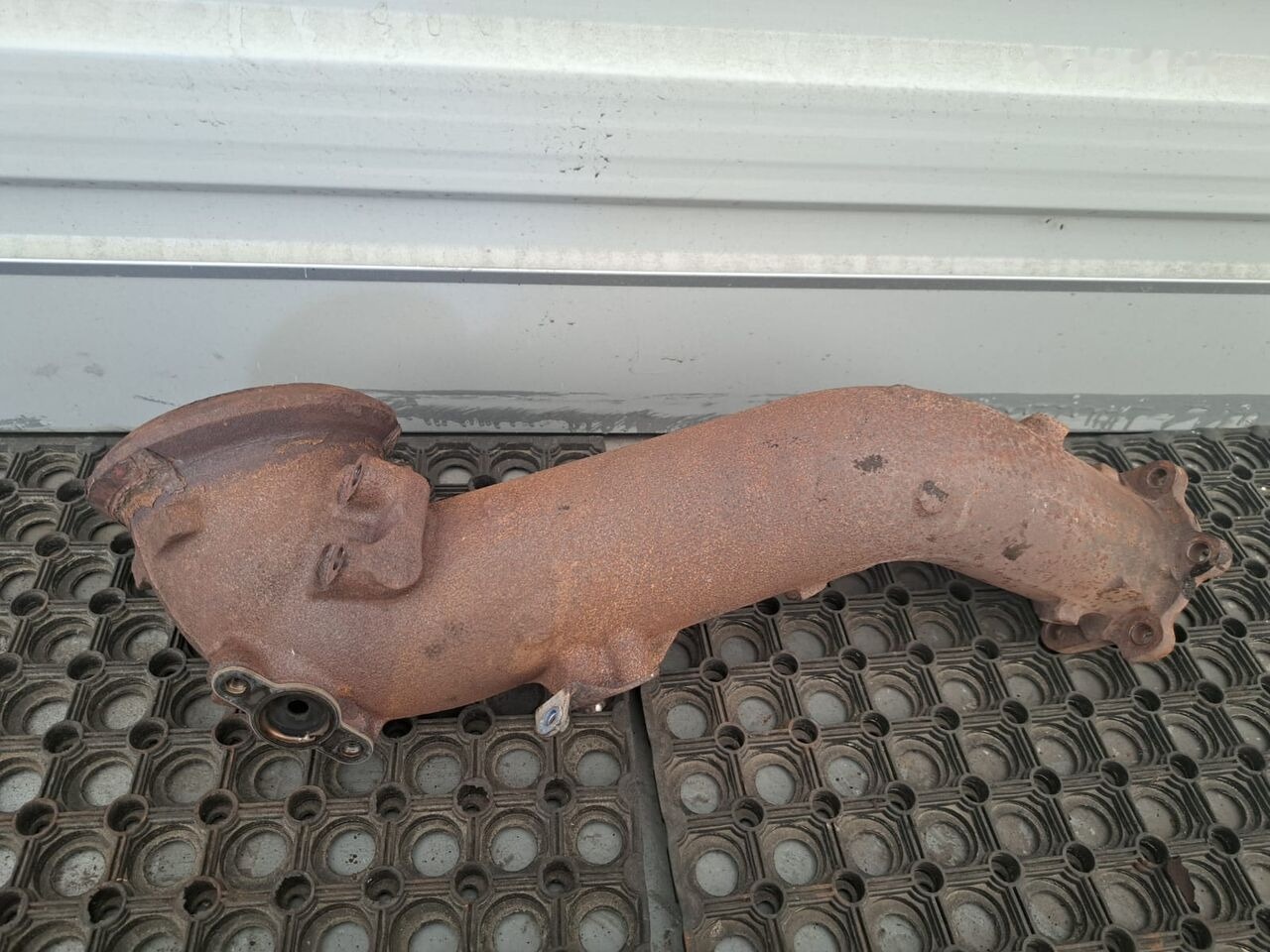 Mercedes-Benz ACTROS MP4 A4701423204 Mercedes-Benz ACTROS MP4 truck - Выхлопная труба для Грузовиков: фото 1 Mercedes-Benz ACTROS MP4 A4701423204 Mercedes-Benz ACTROS MP4 truck - Выхлопная труба для Грузовиков: фото 1