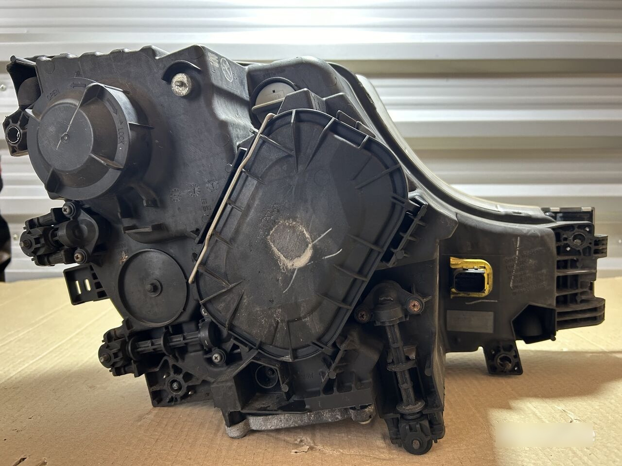 Mercedes-Benz ACTROS MP4 A9608200639 Mercedes-Benz ACTROS MP4 - Передняя фара для Грузовиков: фото 1 Mercedes-Benz ACTROS MP4 A9608200639 Mercedes-Benz ACTROS MP4 - Передняя фара для Грузовиков: фото 1