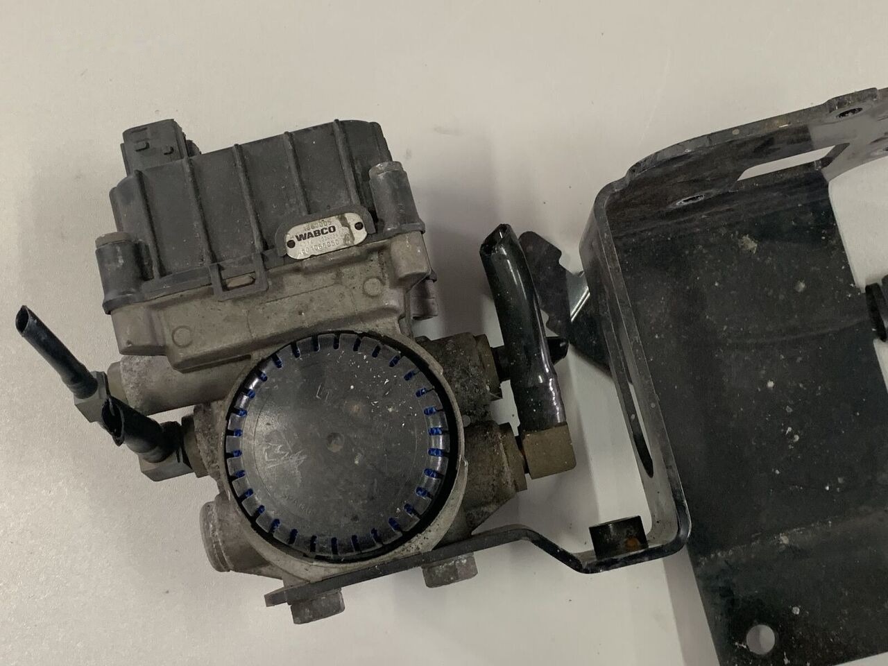 WABCO XF 106 EBS 1867005 DAF XF 106 truck - Тормозной клапан для Грузовиков: фото 1 WABCO XF 106 EBS 1867005 DAF XF 106 truck - Тормозной клапан для Грузовиков: фото 1
