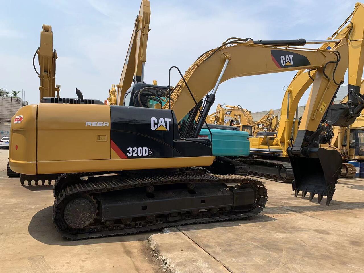 CATERPILLAR 320D good price CAT 320 excavator - Гусеничный экскаватор: фото 1