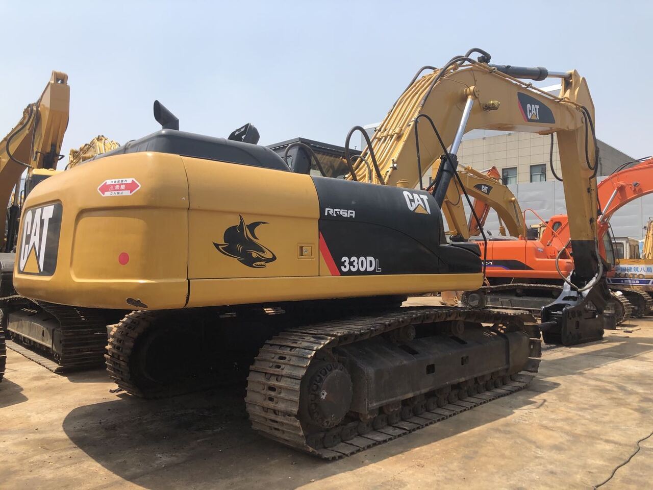 CATERPILLAR 330d - Гусеничный экскаватор: фото 1