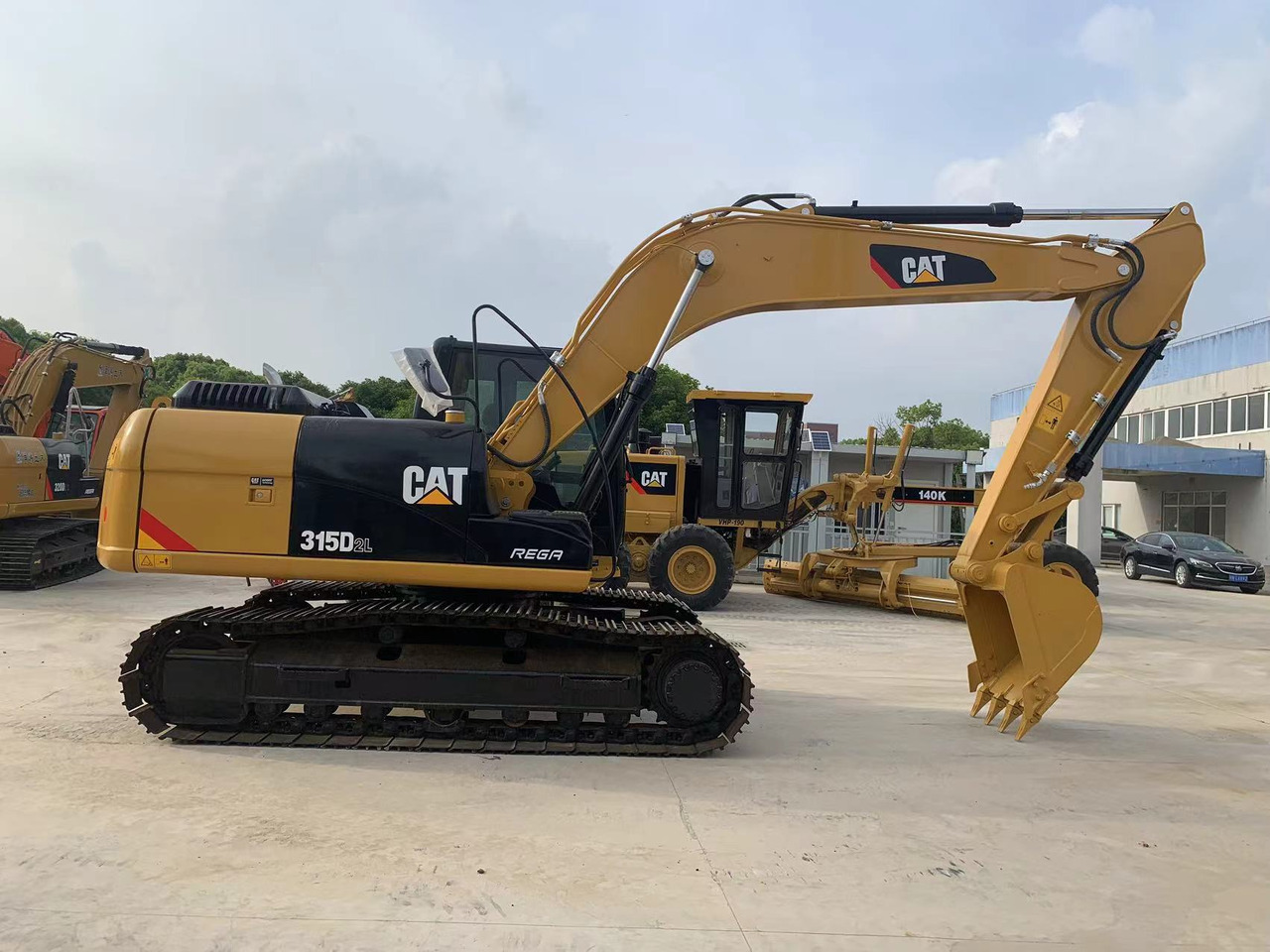 CATERPILLAR Excavator Jappan Origin 15 ton Excavator CAT 315D - Гусеничный экскаватор: фото 1