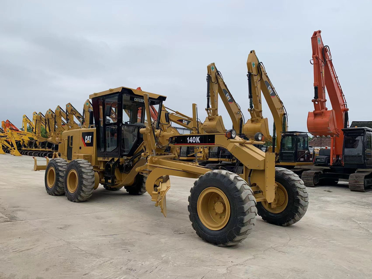 CATERPILLAR Motor Grader CAT 140K, 120K Road Construction Machine - Грейдер: фото 1 CATERPILLAR Motor Grader CAT 140K, 120K Road Construction Machine - Грейдер: фото 1