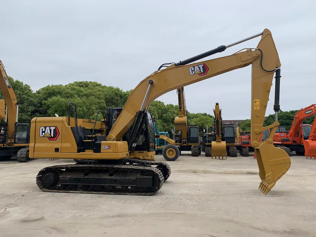 CATERPILLAR Slightly used Hydraulic Excavator CAT 320GC, 320GX, 320 Tier 4 Nonelectric Engine - Гусеничный экскаватор: фото 1 CATERPILLAR Slightly used Hydraulic Excavator CAT 320GC, 320GX, 320 Tier 4 Nonelectric Engine - Гусеничный экскаватор: фото 1