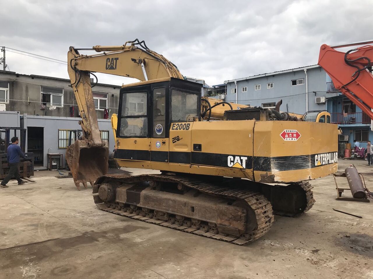 Caterpillar Cat E200B - Гусеничный экскаватор: фото 1 Caterpillar Cat E200B - Гусеничный экскаватор: фото 1