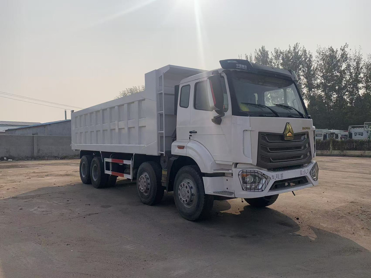 Howo 8x4 Tipper Truck Used Condition HOWO Dumper Truck Left Hand Drive - Самосвал: фото 1 Howo 8x4 Tipper Truck Used Condition HOWO Dumper Truck Left Hand Drive - Самосвал: фото 1