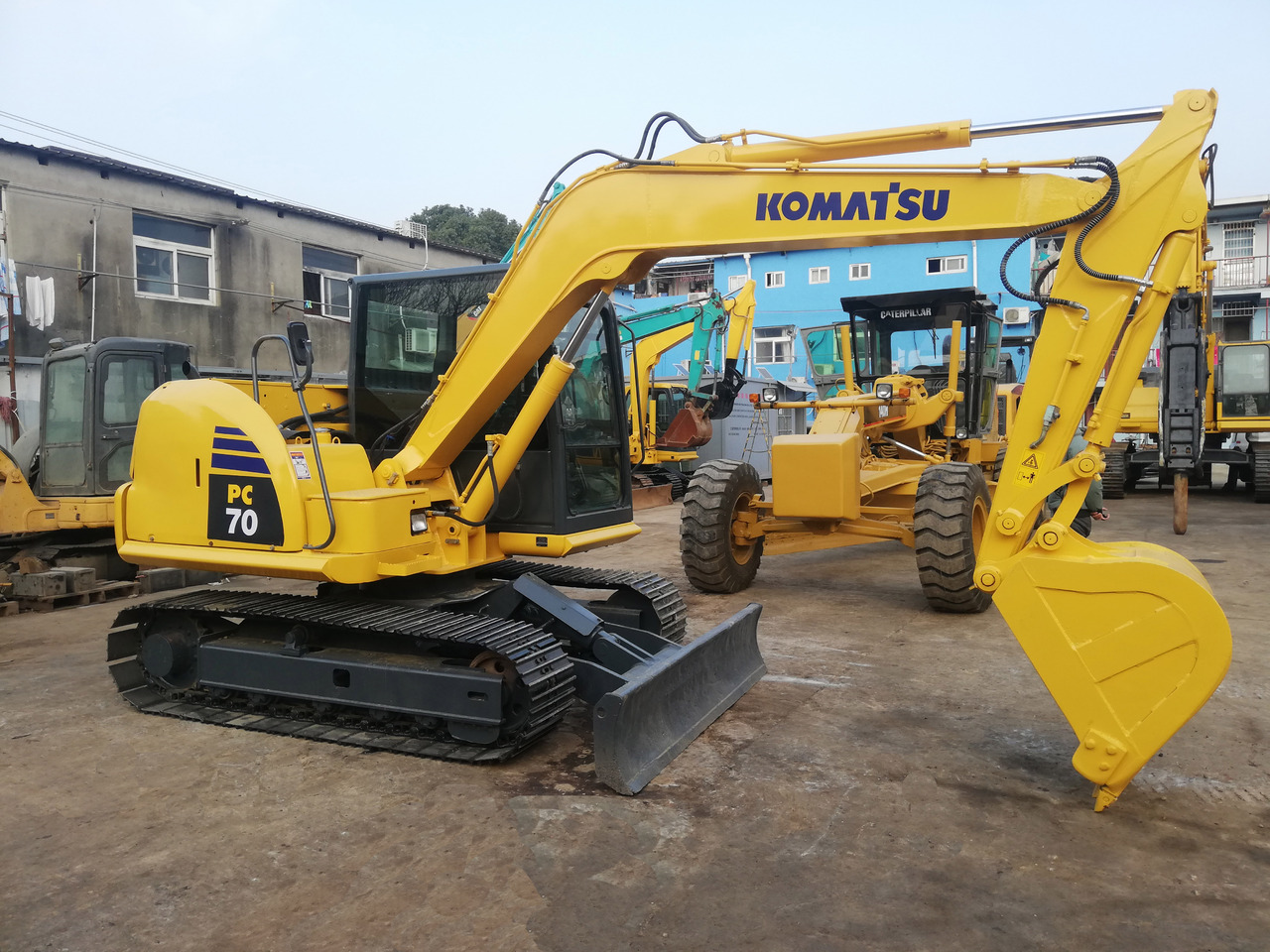 KOMATSU mini digger 7 ton excavator Komatsu PC70 - Мини-экскаватор: фото 1 KOMATSU mini digger 7 ton excavator Komatsu PC70 - Мини-экскаватор: фото 1