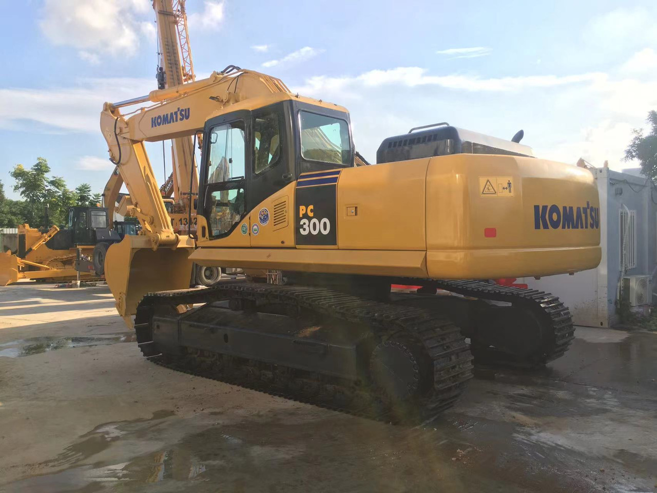 Komatsu PC300 Excavator Used Condition Construction Machine Made in Japan - Гусеничный экскаватор: фото 1 Komatsu PC300 Excavator Used Condition Construction Machine Made in Japan - Гусеничный экскаватор: фото 1