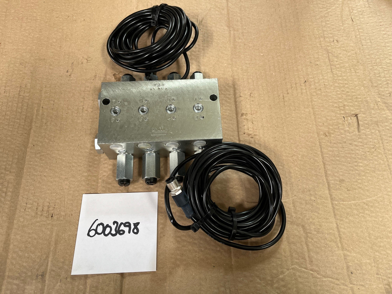 O&K Terex RH120 6030 Distributor 2168972 1466647 534-8601 6003698 4077744 483-2162 6003707 4042723 535-4452 6003699 1457645 533-8229 - Запчасти: фото 1 O&K Terex RH120 6030 Distributor 2168972 1466647 534-8601 6003698 4077744 483-2162 6003707 4042723 535-4452 6003699 1457645 533-8229 - Запчасти: фото 1