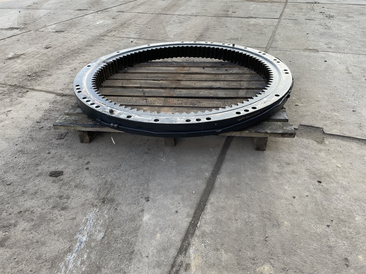 KOMATSU PC 228 - Поворотное кольцо для Экскаваторов: фото 1