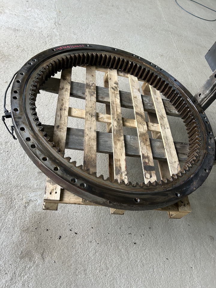 Komatsu PC240 - Поворотное кольцо для Экскаваторов: фото 1