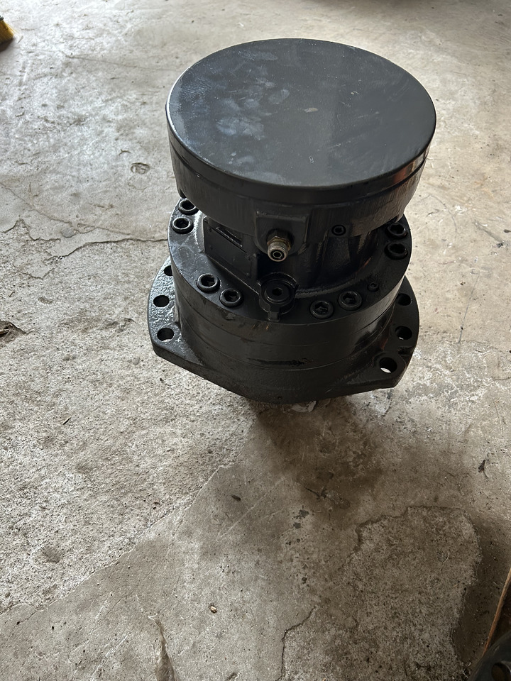 VOLVO EW 140C - Поворотный редуктор для Экскаваторов: фото 1