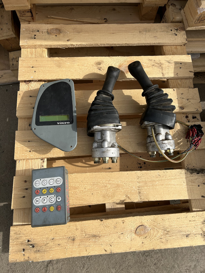 Volvo EW 140 - Кабина и интерьер для Экскаваторов: фото 1