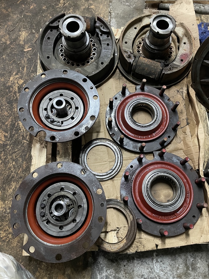 ZF - Ось и запчасти для Колёсных экскаваторов: фото 1 ZF - Ось и запчасти для Колёсных экскаваторов: фото 1