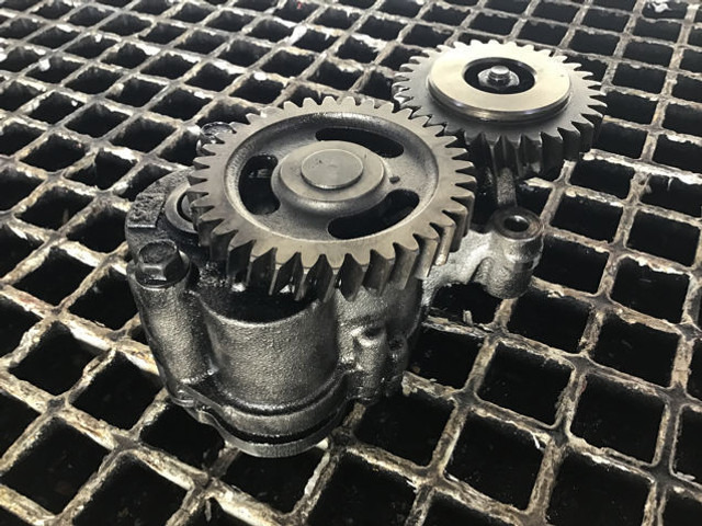 Liebherr Oil Pump - Масляный насос: фото 1 Liebherr Oil Pump - Масляный насос: фото 1