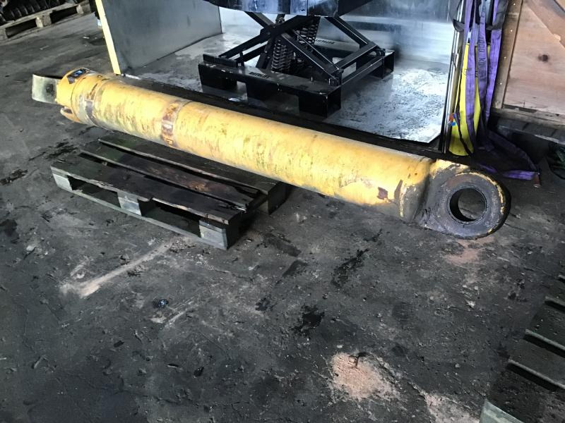 Liebherr - Запчасти: фото 1 Liebherr - Запчасти: фото 1