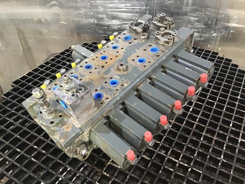 Liebherr - Запчасти: фото 1 Liebherr - Запчасти: фото 1