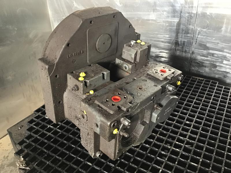 Liebherr  - Запчасти: фото 1