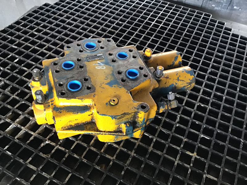 Liebherr  - Запчасти: фото 1