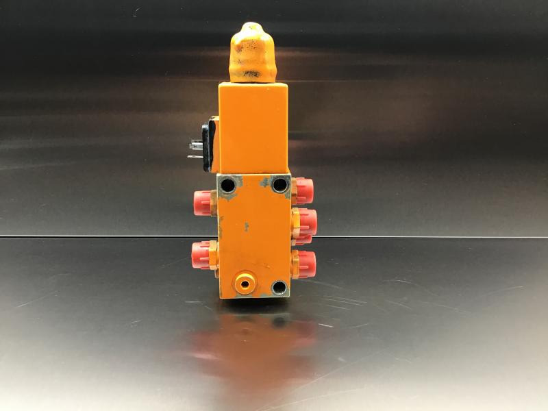 Liebherr - Запчасти: фото 1 Liebherr - Запчасти: фото 1