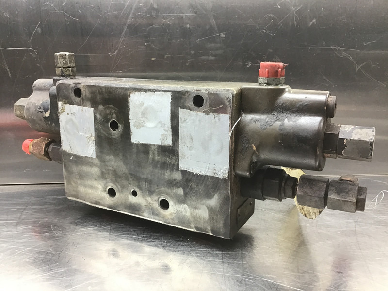 Liebherr - Запчасти: фото 1 Liebherr - Запчасти: фото 1