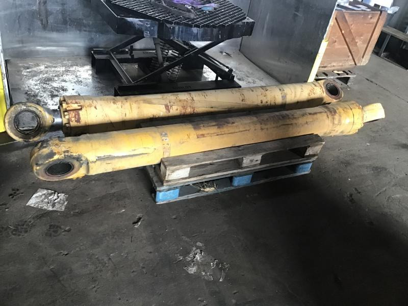 Liebherr - Запчасти: фото 1 Liebherr - Запчасти: фото 1