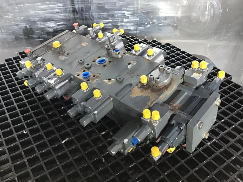 Liebherr  - Запчасти: фото 1