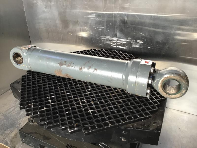 Liebherr - Запчасти: фото 1 Liebherr - Запчасти: фото 1