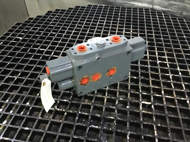 Liebherr - Запчасти: фото 1 Liebherr - Запчасти: фото 1