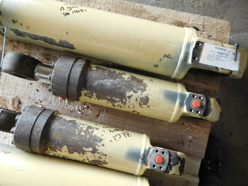 Liebherr  - Запчасти: фото 1