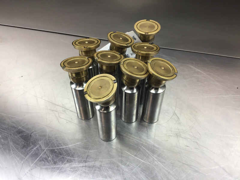 Liebherr - Запчасти: фото 1 Liebherr - Запчасти: фото 1