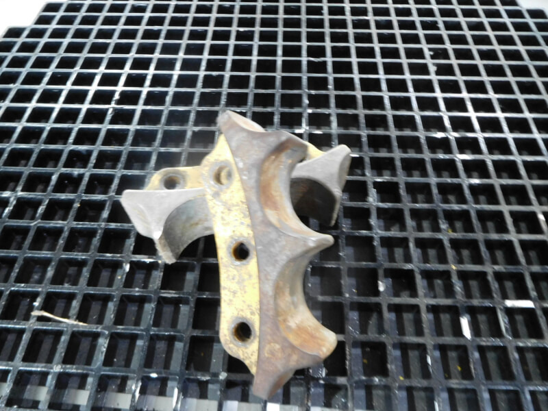 Liebherr - Запчасти: фото 1 Liebherr - Запчасти: фото 1