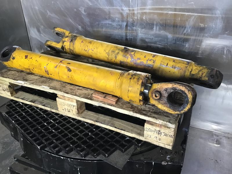 Liebherr  - Запчасти: фото 1