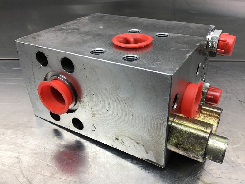 Liebherr  - Запчасти: фото 1