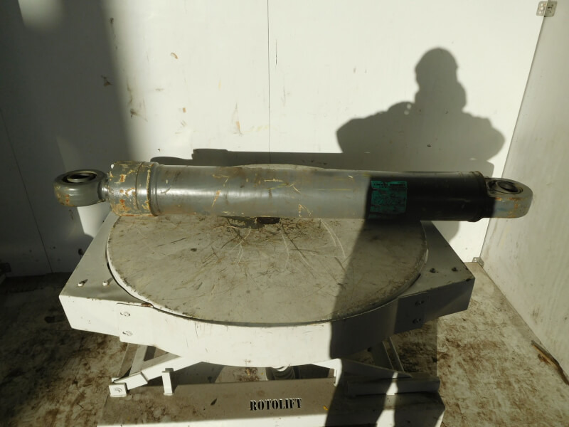 Liebherr  - Запчасти: фото 1