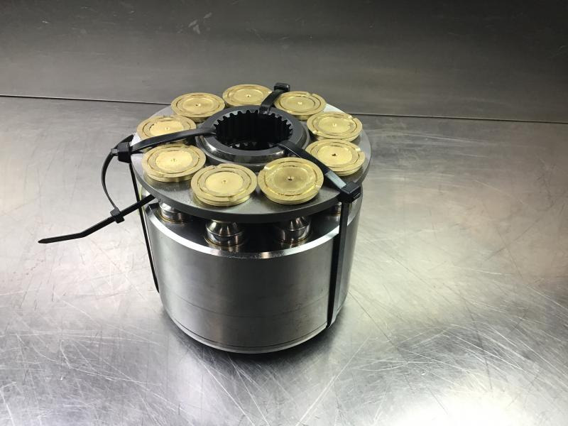 Liebherr - Запчасти: фото 1 Liebherr - Запчасти: фото 1