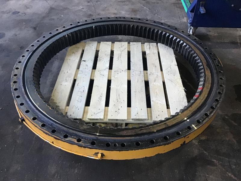 Liebherr - Запчасти: фото 1 Liebherr - Запчасти: фото 1